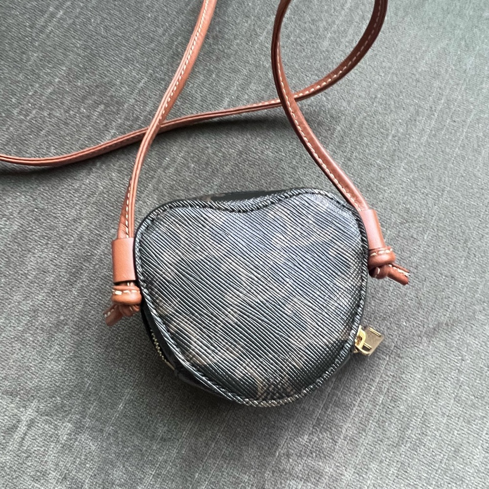 Celine small heart purse - Picture 2 of 3